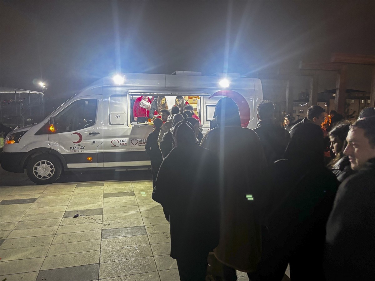 Türk Kızılay, Marmara Denizi Silivri açıklarında meydana gelen 6,2 büyüklüğündeki depremin...