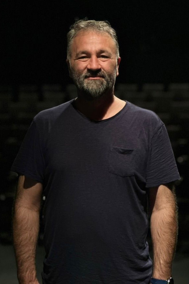 Türkiye'nin Frankfurt Başkonsolosluğu himayesinde faaliyetlerini sürdüren Tiyatro Frankfurt'un ev...