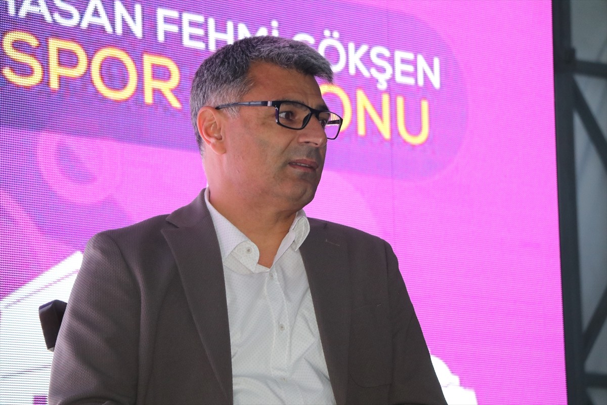 Türkiye Atıcılık Federasyonu Başkanı Murat Kocakaya, milli atıcılar Şevval İlayda Tarhan, Yusuf...