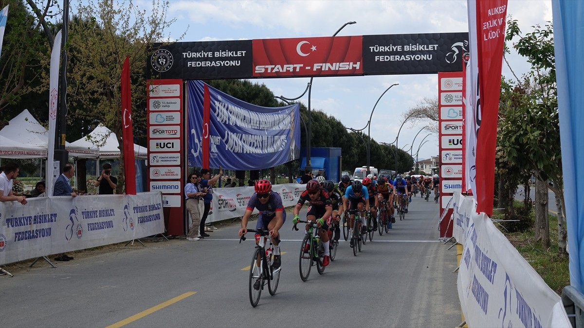 Türkiye Bisiklet Federasyonunca düzenlenen Türkiye Kupası 3. Etap Puanlı Yol Yarışları...