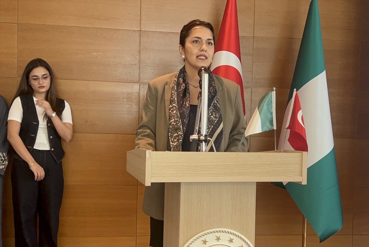 Türkiye Cumhuriyeti'nin kurucusu Gazi Mustafa Kemal Atatürk'ün dünya çocuklarına armağan ettiği 23...