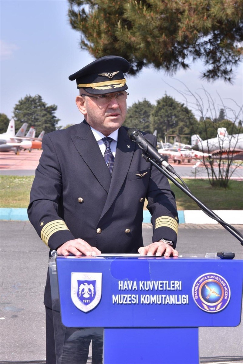 Türkiye Havayolu Pilotları Derneği (TALPA), "26 Nisan Dünya Pilotlar Günü" dolayısıyla İstanbul...