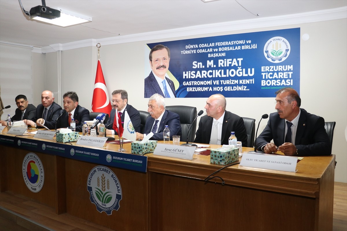 Türkiye Odalar ve Borsalar Birliği (TOBB) Başkanı Rifat Hisarcıklıoğlu, Erzurum Ticaret Borsası...