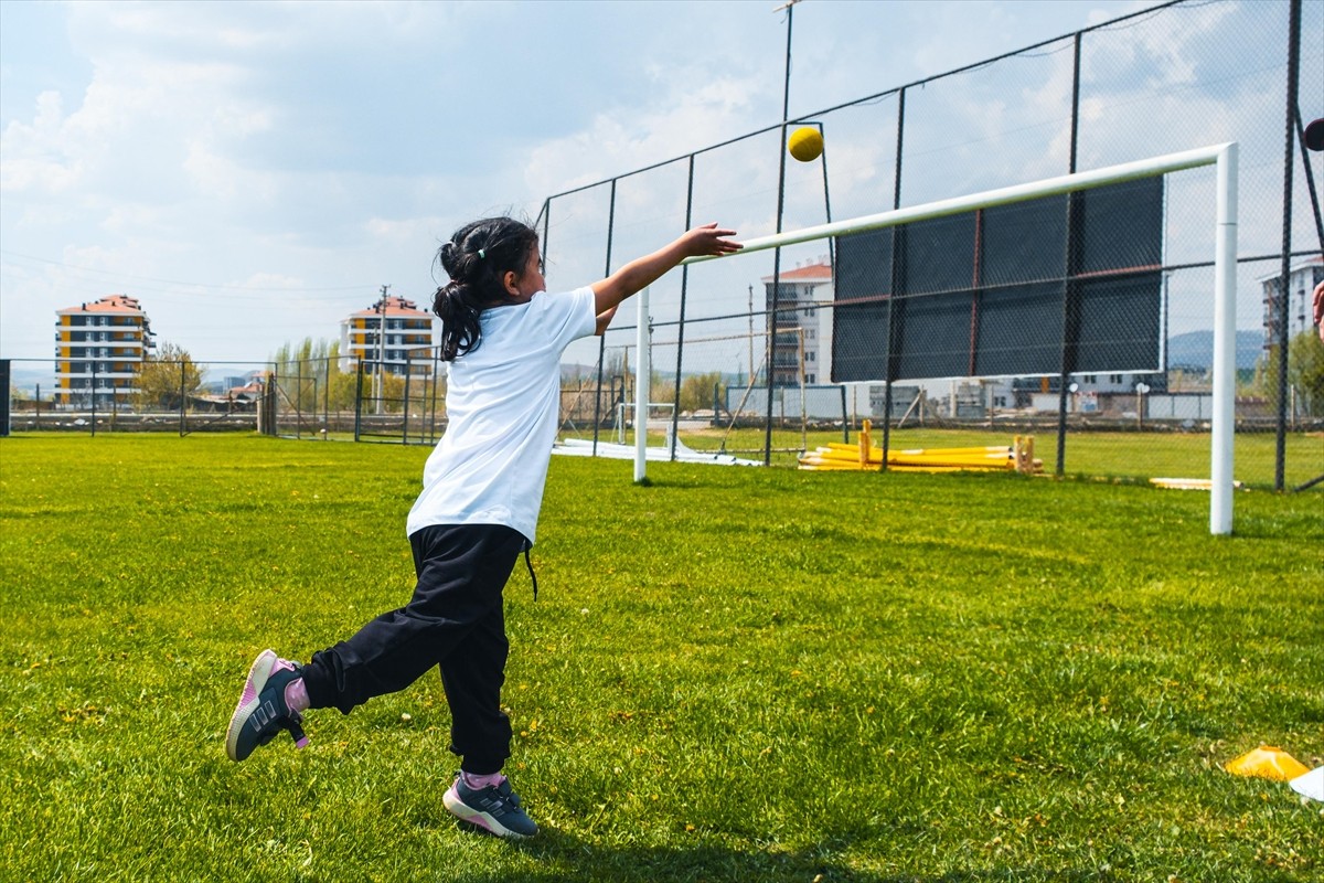 Türkiye Ragbi Federasyonu, 23 Nisan Ulusal Egemenlik ve Çocuk Bayramı dolayısıyla "sevgi...