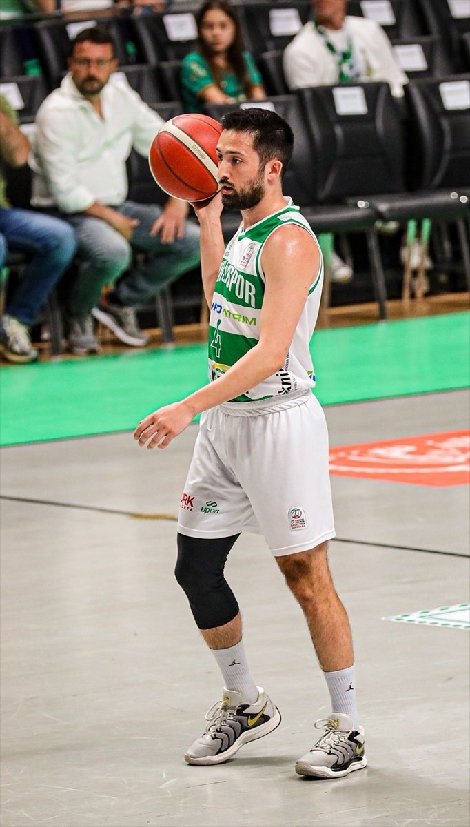 Türkiye Sigorta Basketbol Süper Ligi'nin 26. haftasında Bursaspor Yörsan ile Onvo Büyükçekmece...