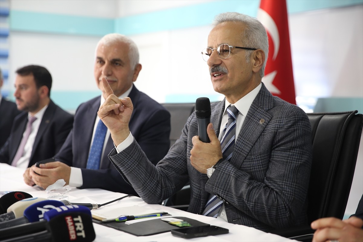 Ulaştırma ve Altyapı Bakanı Abdulkadir Uraloğlu, Siirt'teki programları kapsamında AK Parti İl...