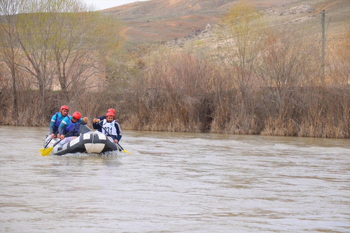 ÜNİLİG Türkiye Rafting Şampiyonası sona erdi. Bayburt Valiliği ve Bayburt Belediyesi destekleriyle...