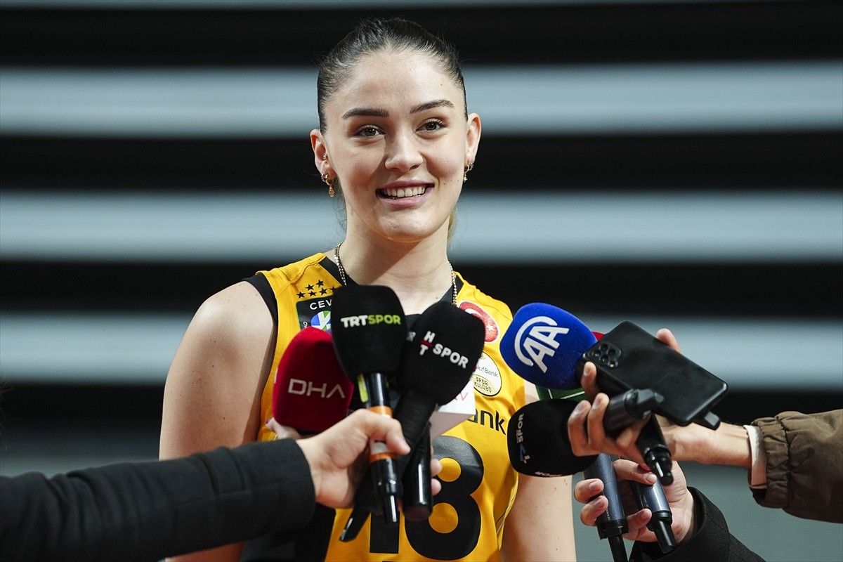 Voleybol Vodafone Sultanlar Ligi'nde 2024-25 sezonunu şampiyon tamamlayan VakıfBank, medya günü...