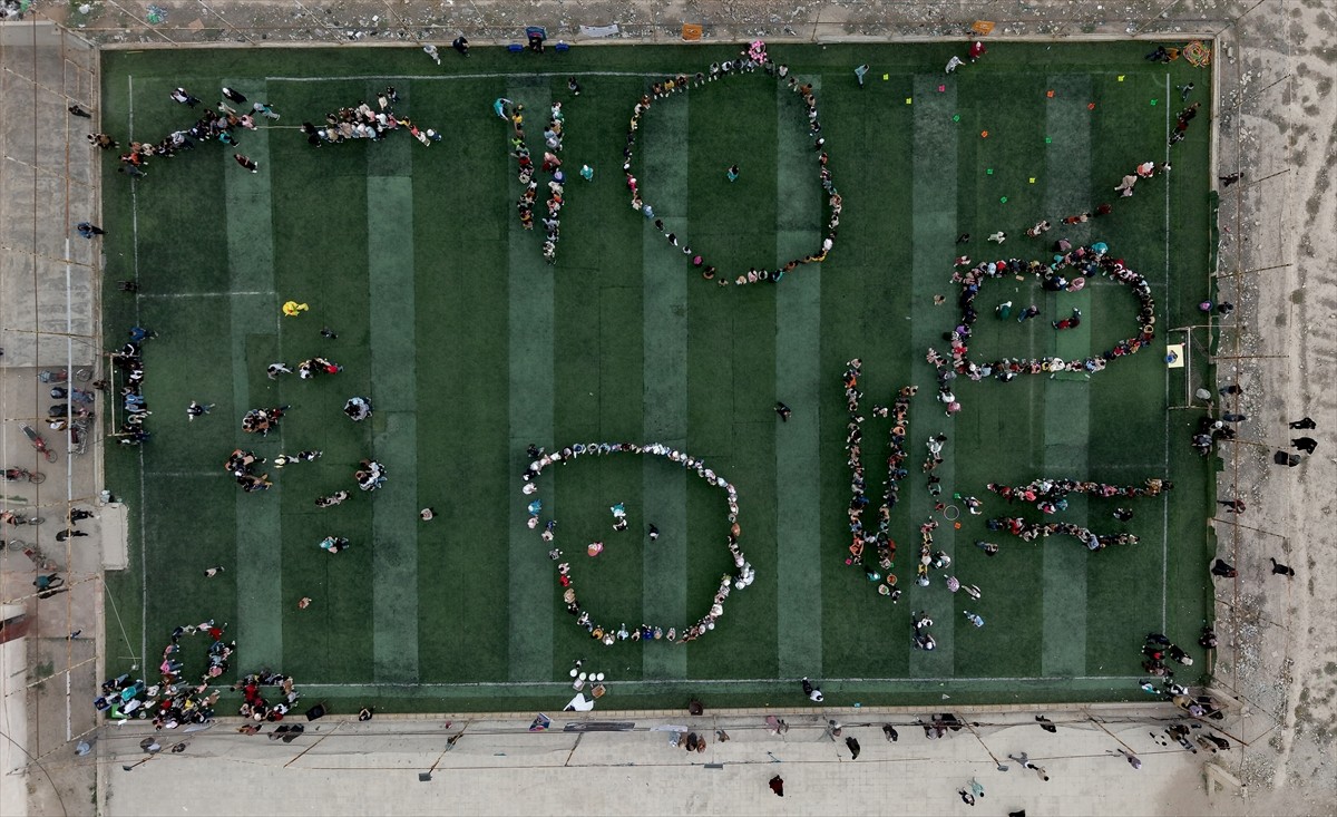 Yeryüzü Çocukları Derneği, Suriye'nin başkenti Şam'da düzenlediği etkinlikte 500 yetim çocuğun...