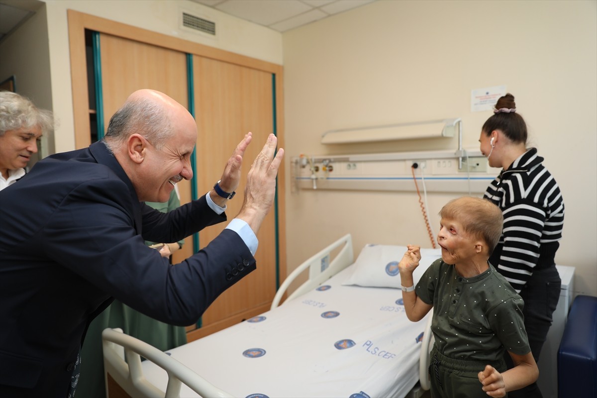 Yükseköğretim Kurulu (YÖK) Başkanı Prof. Dr. Erol Özvar, ülkesindeki savaş nedeniyle 3 yıl önce...