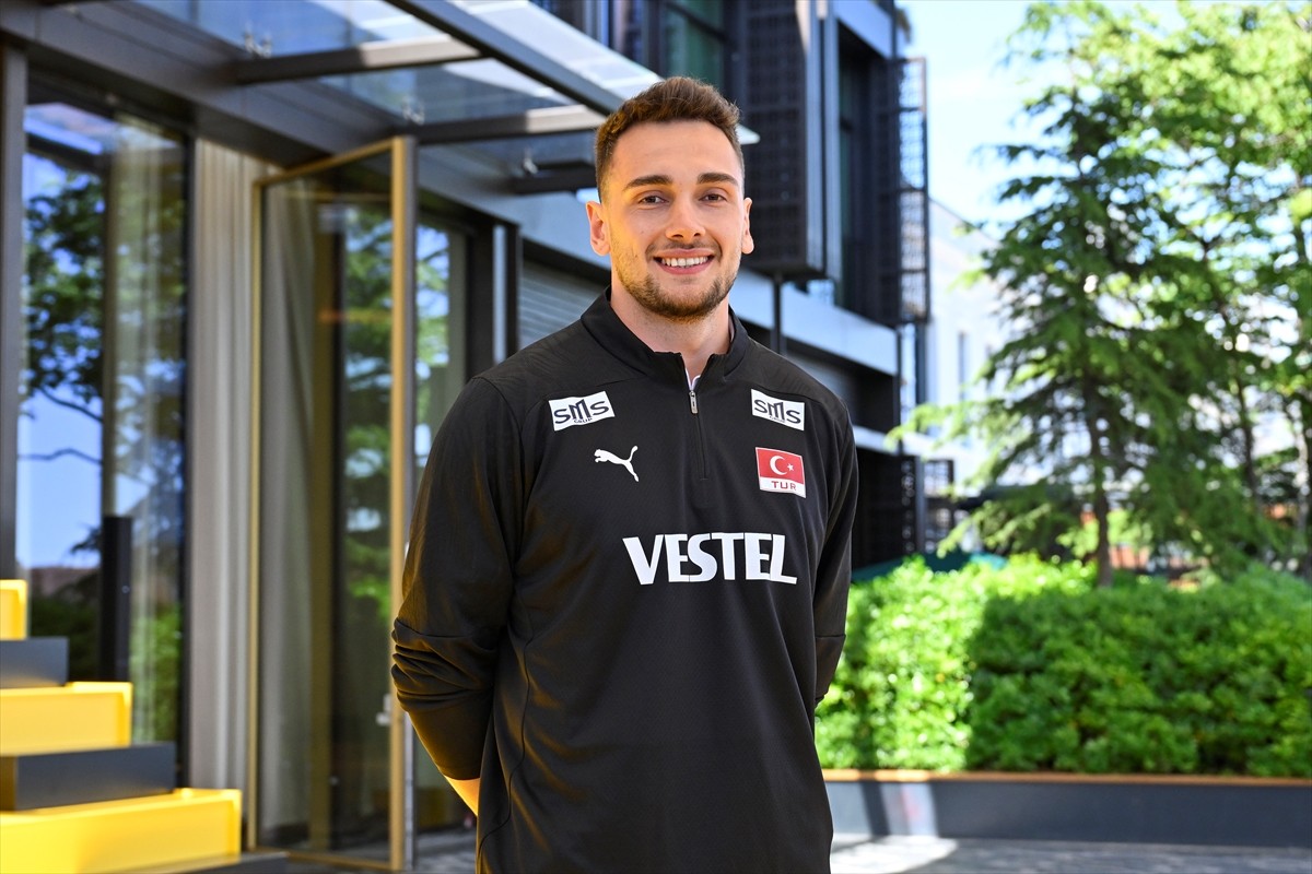 A Milli Erkek Voleybol Takımı'nın oyuncularından Bedirhan Bülbül, başarılı bir yaz dönemi...