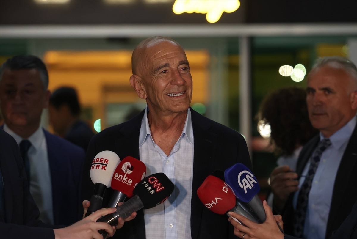 ABD'nin yeni Ankara Büyükelçisi olarak atanan Thomas Barrack, Ankara Esenboğa Havalimanı'na indi....