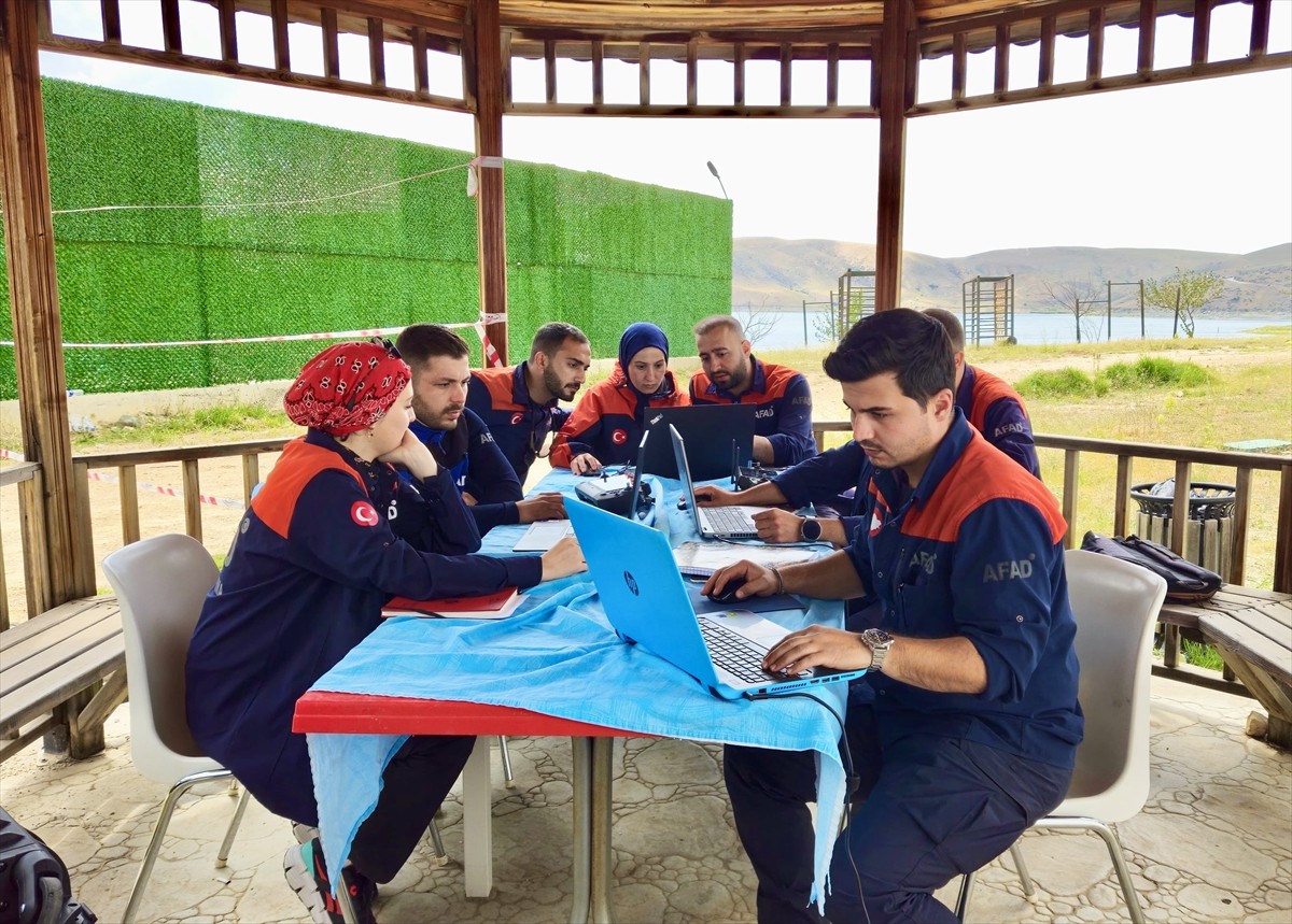 Afet ve Acil Durum Yönetimi Başkanlığı (AFAD) tarafından personele yönelik düzenlenen "Dron ile...