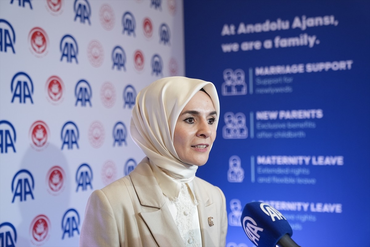 Aile ve Sosyal Hizmetler Bakanı Mahinur Özdemir Göktaş, Aile ve Sosyal Hizmetler Bakanlığın'ın ev...