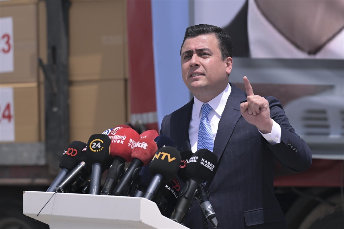 AK Parti Ankara Milletvekili Osman Gökçek, Başkent Millet Bahçesi girişinde, Ankara Büyükşehir...