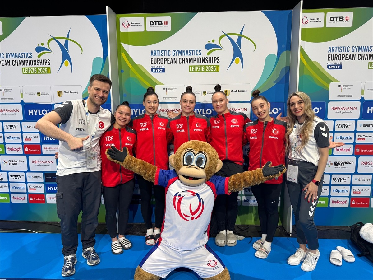 Almanya'nın Leipzig kentinde düzenlenen Artistik Cimnastik Avrupa Şampiyonası'nın ilk günü sona...