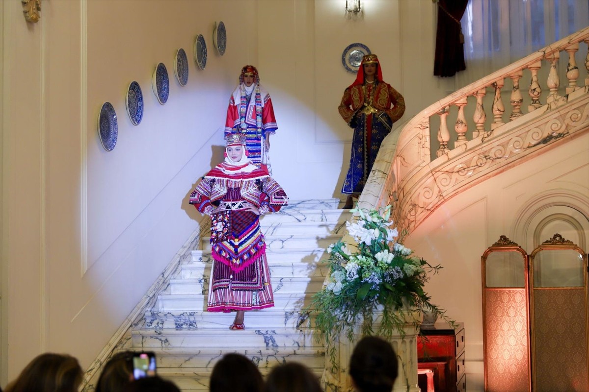 Anadolu'nun köklü düğün gelenekleri Mısır'da Türkiye'nin Kahire Büyükelçiliğinde gerçekleştirilen...