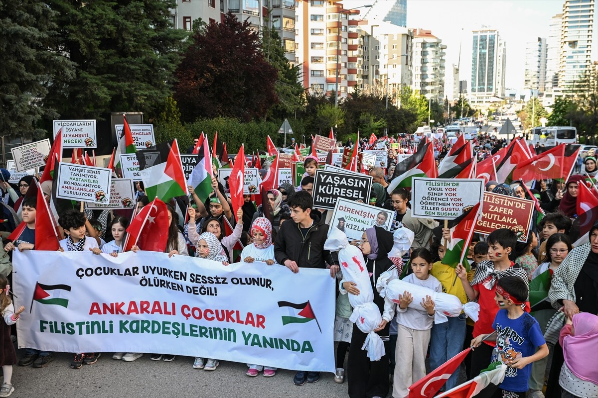 Ankara Filistin Dayanışma Platformu (ANFİDAP) üyeleri, İsrail'in Gazze Şeridi'nde devam eden...