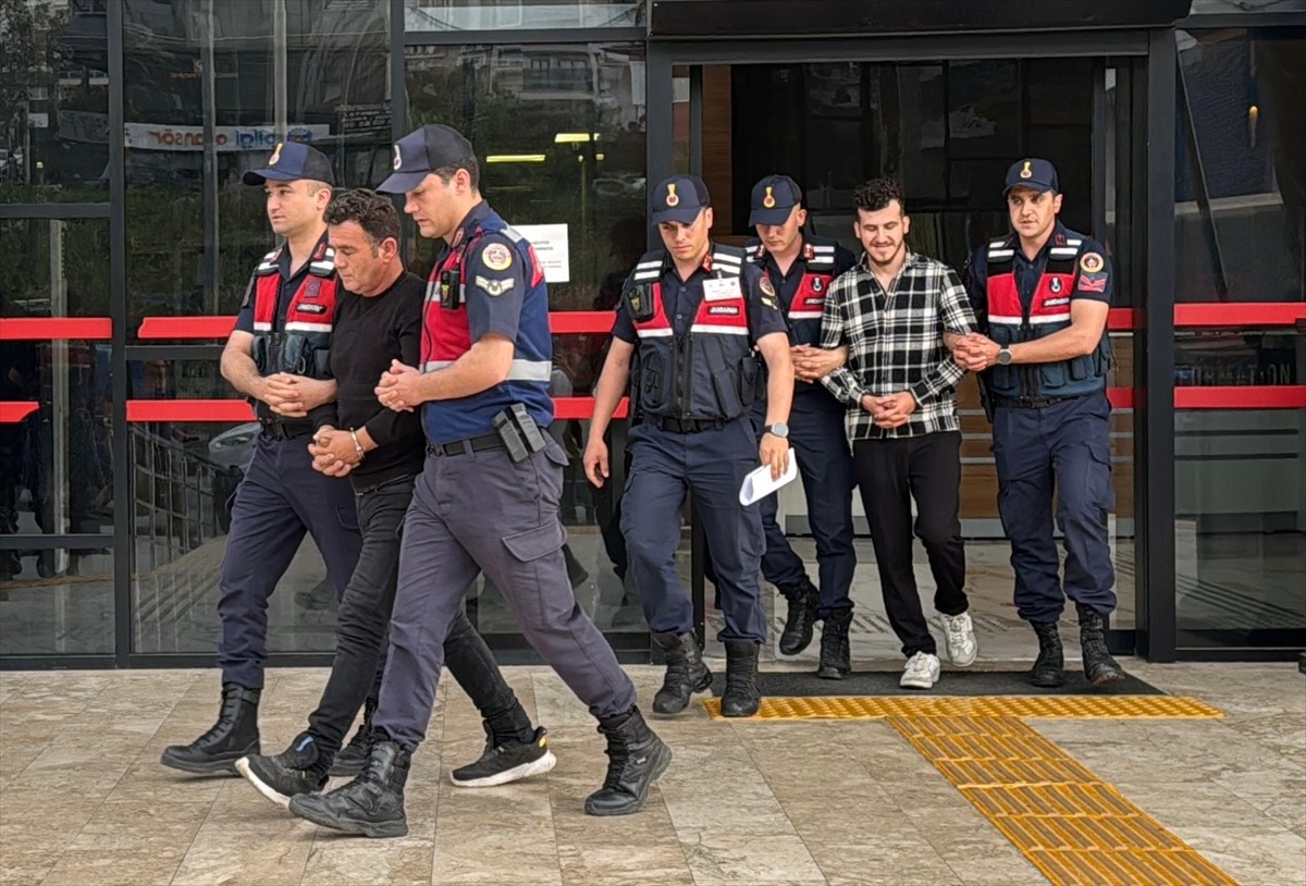 Antalya'nın Alanya ilçesinde çıkan silahlı kavgada bir kişi hayatını kaybetti, gözaltına alınan 5...