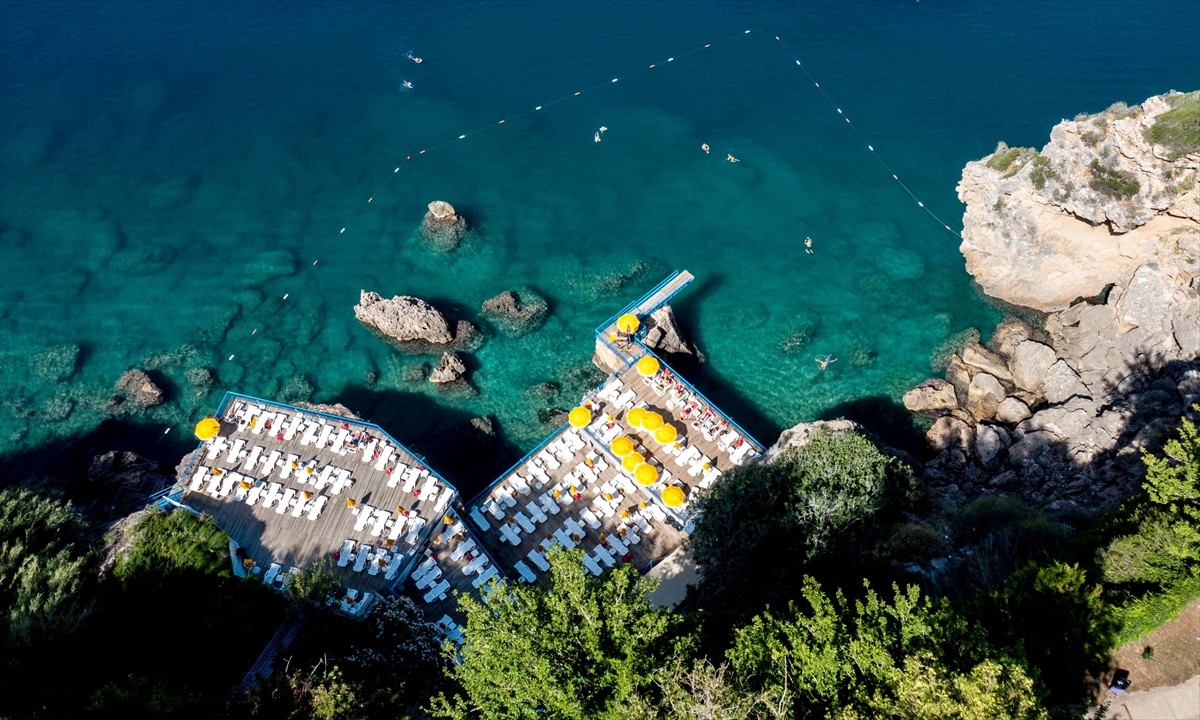 Antalya'nın falez plajları Erenkuş, Erdal İnönü, İnciraltı, Mobil ve Konserve Koyu'nda bu yıl da...