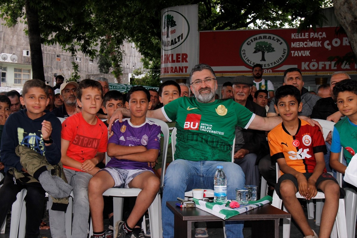 Antalya Belek Üniversitesi Serik Belediyespor'un deplasmanda Merkür Jet Erbaaspor'u 6-0 yenerek...