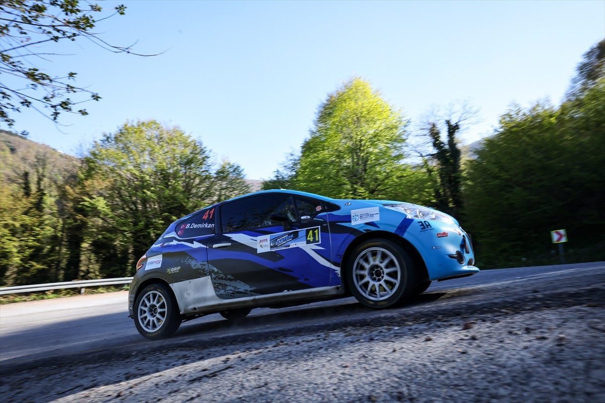 AVIS 2025 Türkiye Tırmanma Şampiyonası'nın ikinci ayağı olan Kartepe Tırmanma Yarışı, Kocaeli'de...