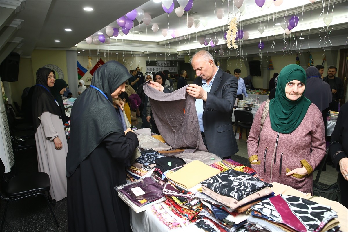 Bakü'de, Azerbaycanlı ve Türk kadınlar, ihtiyaç sahiplerine yardım amacıyla ortak kermes...