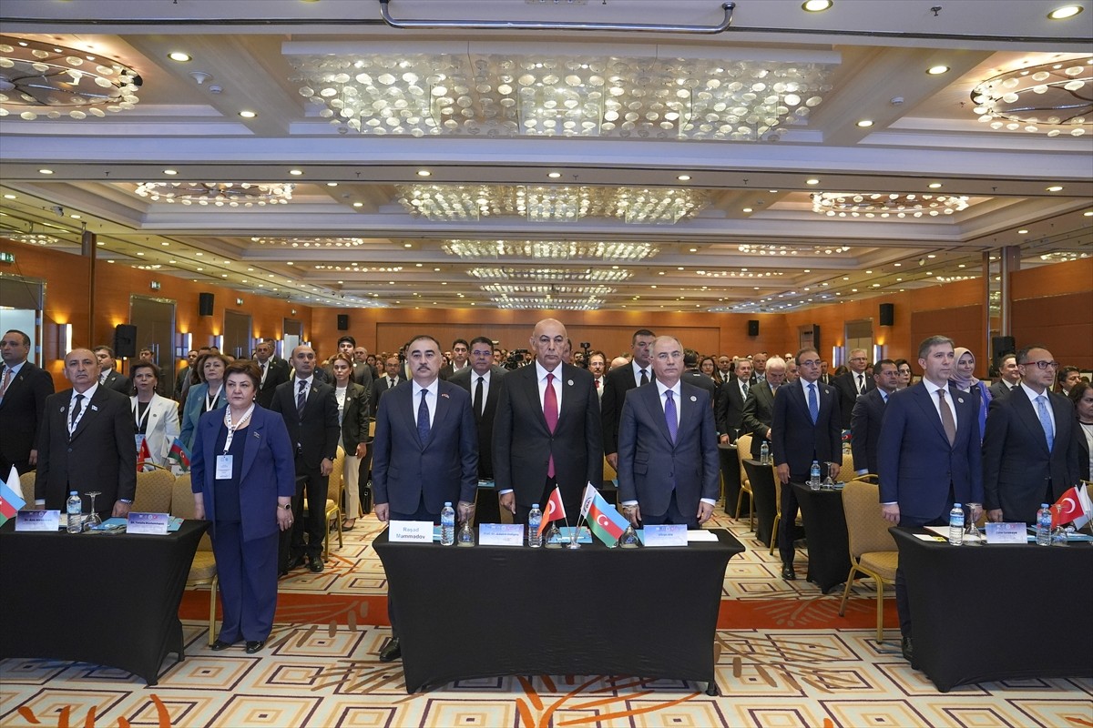 Batı Azerbaycan Topluluğu ve Azerbaycan Türkiye Evi tarafından organize edilen "İnsan Haklarının...