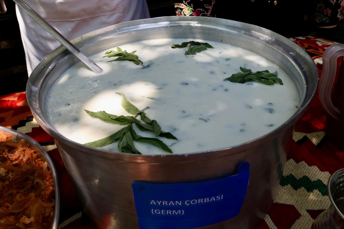 Bingöl'de "Türk Mutfağı Haftası" kapsamında düzenlenen etkinlikte kentin yöresel lezzetleri...