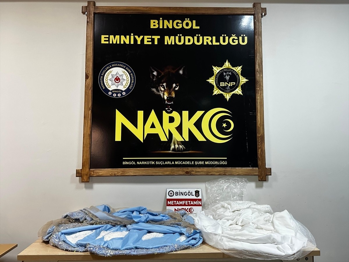 Bingöl'de uyuşturucu operasyonunda gözaltına alınan 30 şüpheliden 7'si tutuklandı. Yapılan...