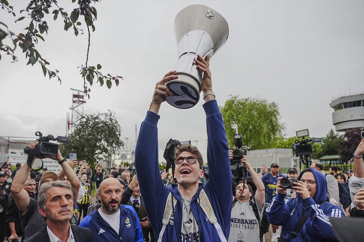 Birleşik Arap Emirlikleri'nin başkenti Abu Dabi'de düzenlenen THY Avrupa Ligi Dörtlü Final'de...