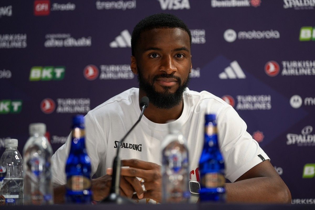 Birleşik Arap Emirlikleri'nin başkenti Abu Dabi'deki Etihad Arena'da Dörtlü Final öncesi basın...