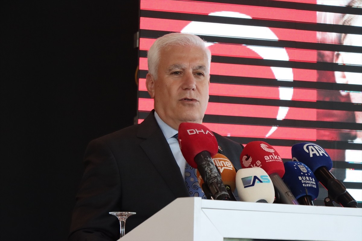 Bursa'da Büyükşehir Belediyesi öncülüğünde Marmara Denizi'nde Müsilaj ile Mücadele Toplantısı...