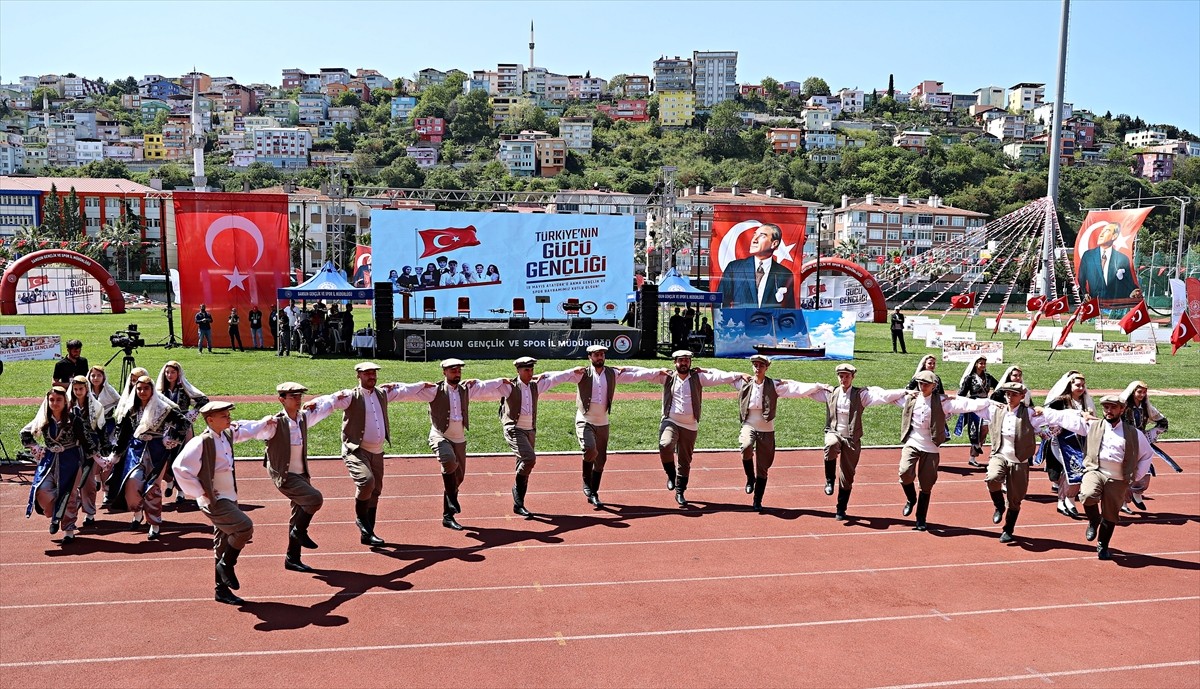 Büyük Önder Gazi Mustafa Kemal Atatürk'ün Milli Mücadele'yi başlatmak üzere 19 Mayıs 1919'da...