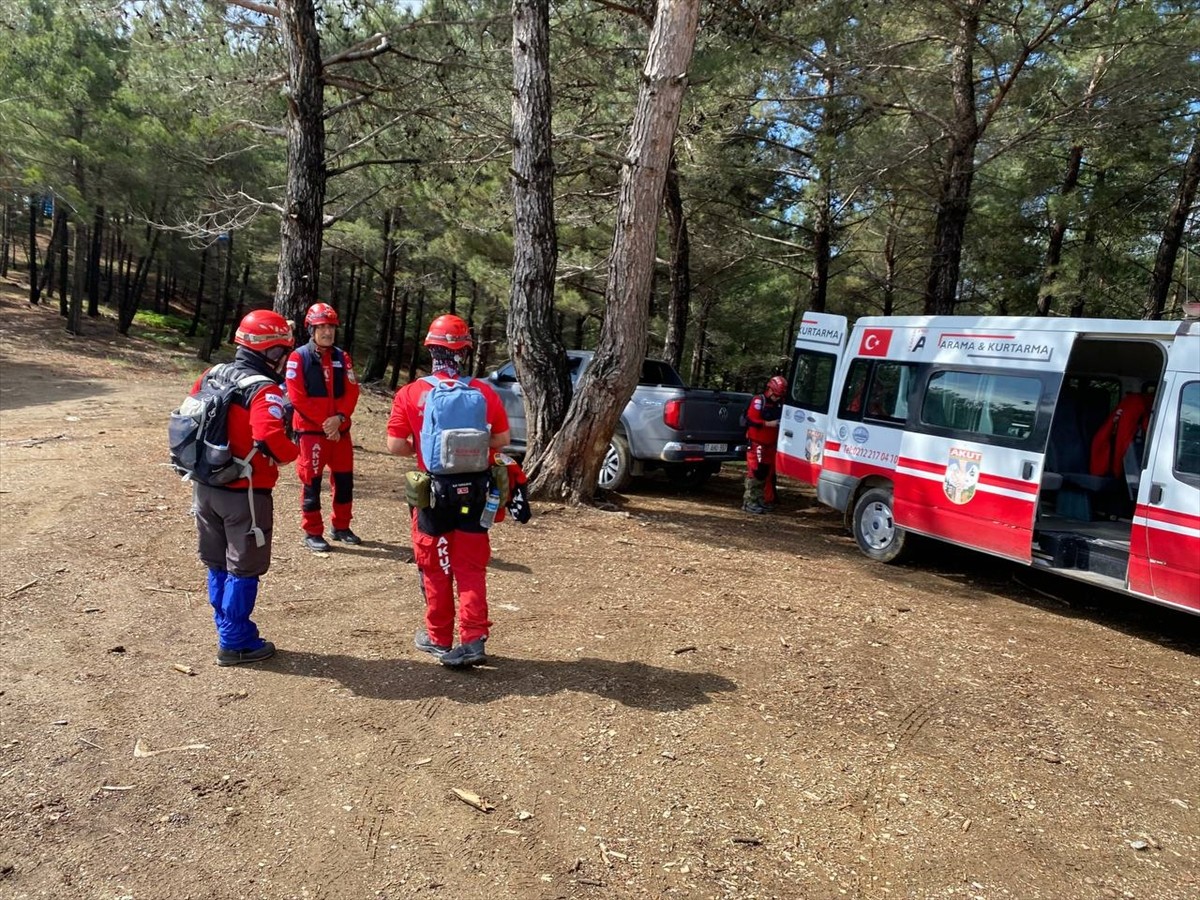 Çanakkale'nin Ayvacık ilçesine bağlı Küçükkuyu beldesinde doğa yürüyüşünde kaybolan Çevre...