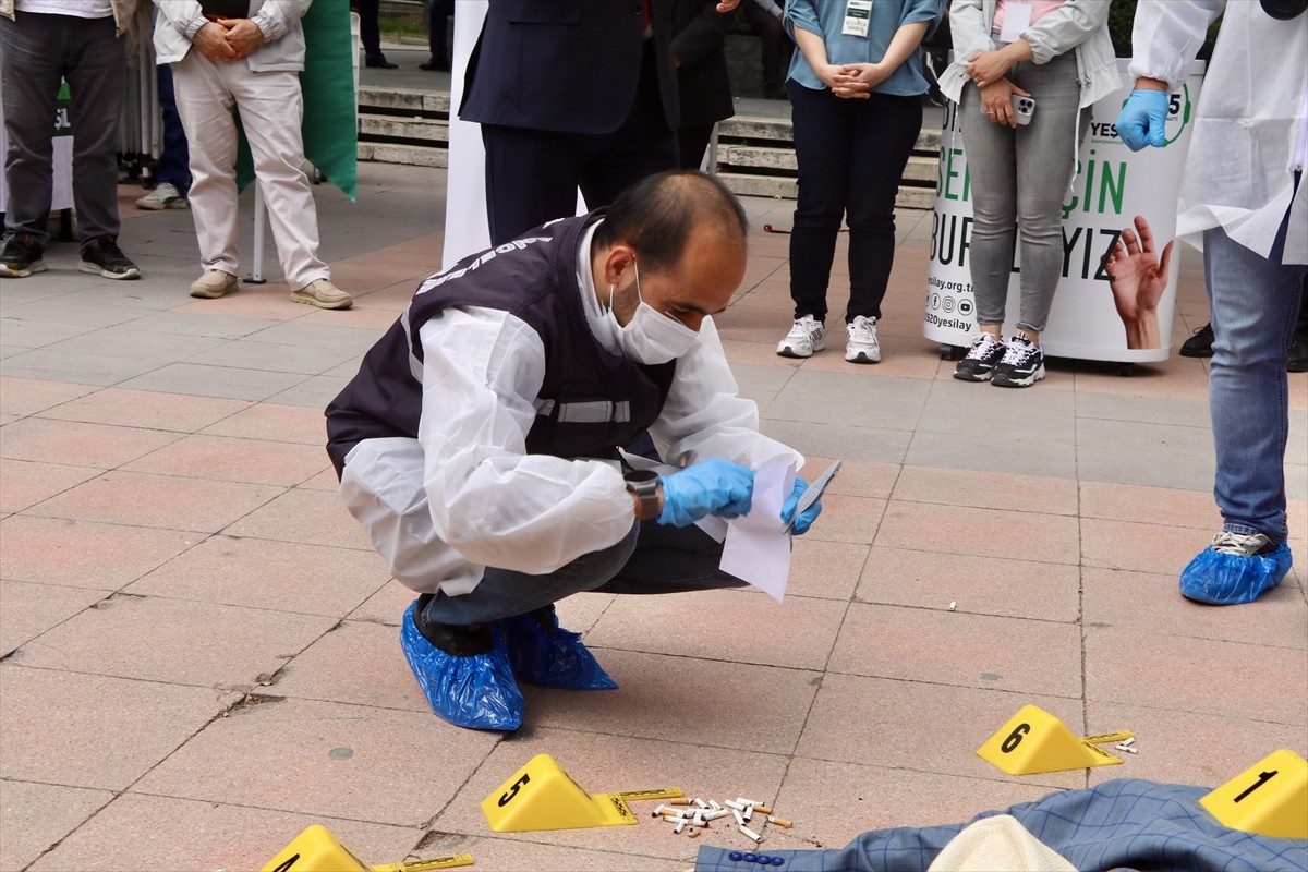 Çankırı'da Dünya Tütünsüz Günü kapsamında, sigaranın zararlarına dikkat çekmek amacıyla...