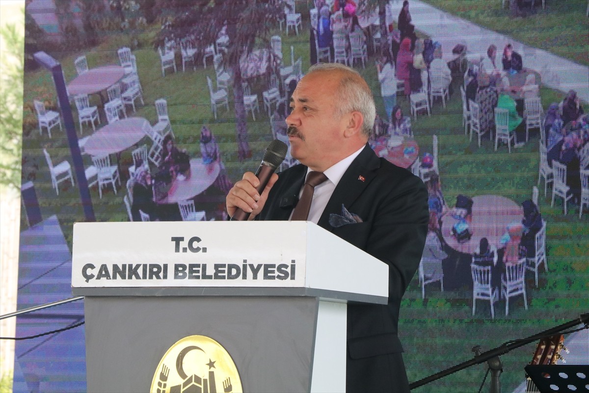 Çankırı Belediyesi tarafından Abdülhalik Renda Mahallesi Ankara yolunda 9,5 dekar arazi üzerinde...