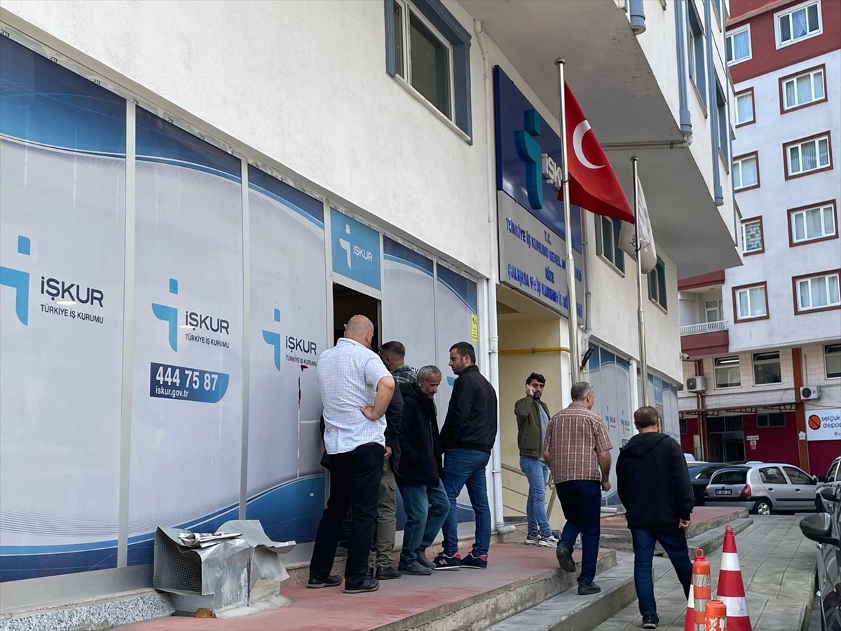 Çay İşletmeleri Genel Müdürlüğünün (ÇAYKUR) 1500 mevsimlik işçi alımı için başvuruları...