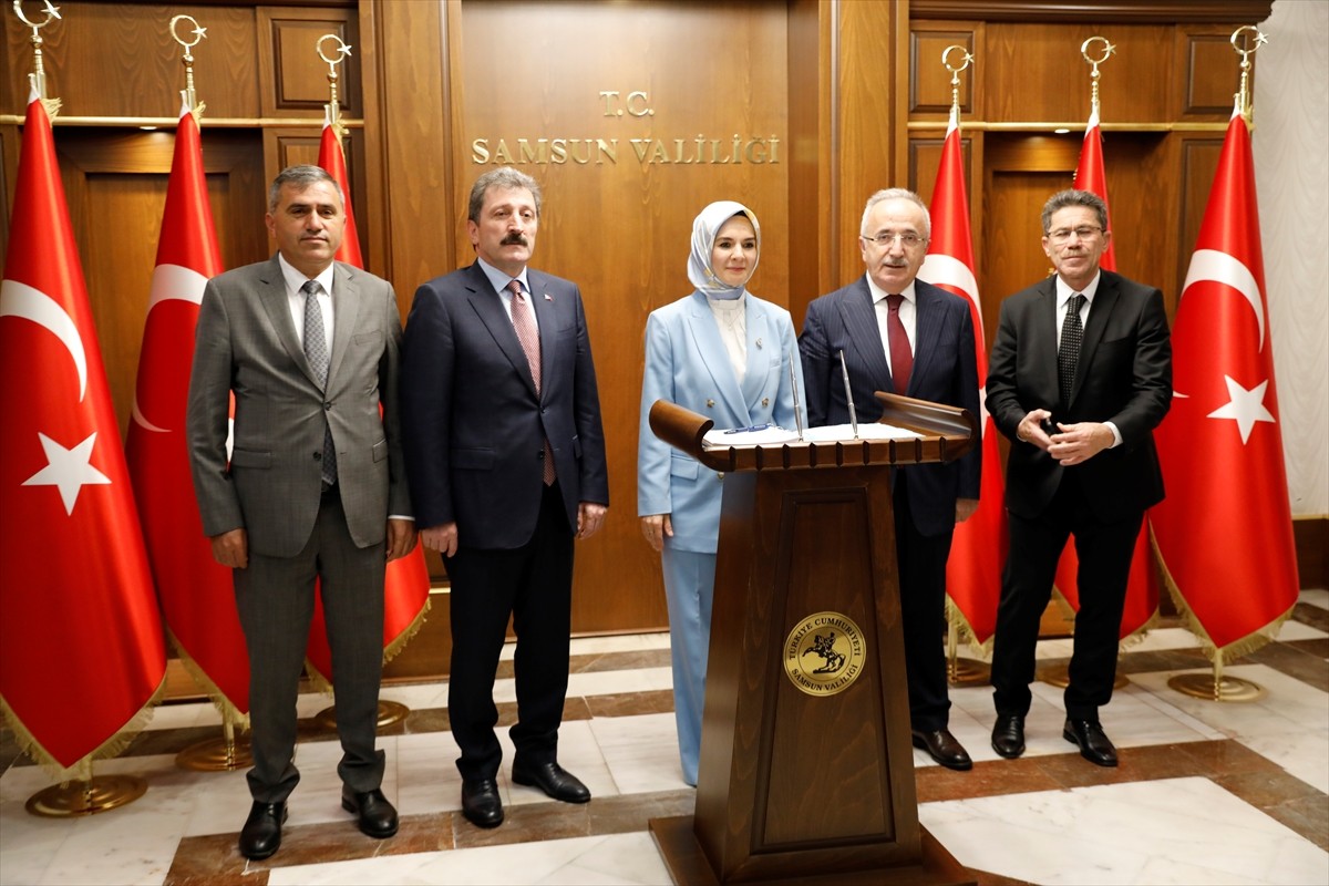 Çeşitli temaslarda bulunmak üzere Samsun'a gelen Aile ve Sosyal Hizmetler Bakanı Mahinur Özdemir...