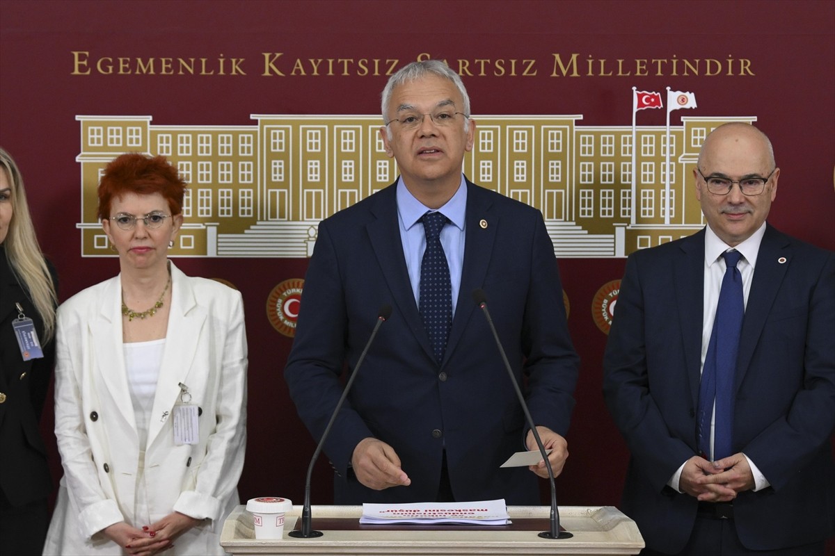 CHP Bursa Milletvekili Kayıhan Pala, TBMM'de düzenlediği basın toplantısında açıklamalarda...