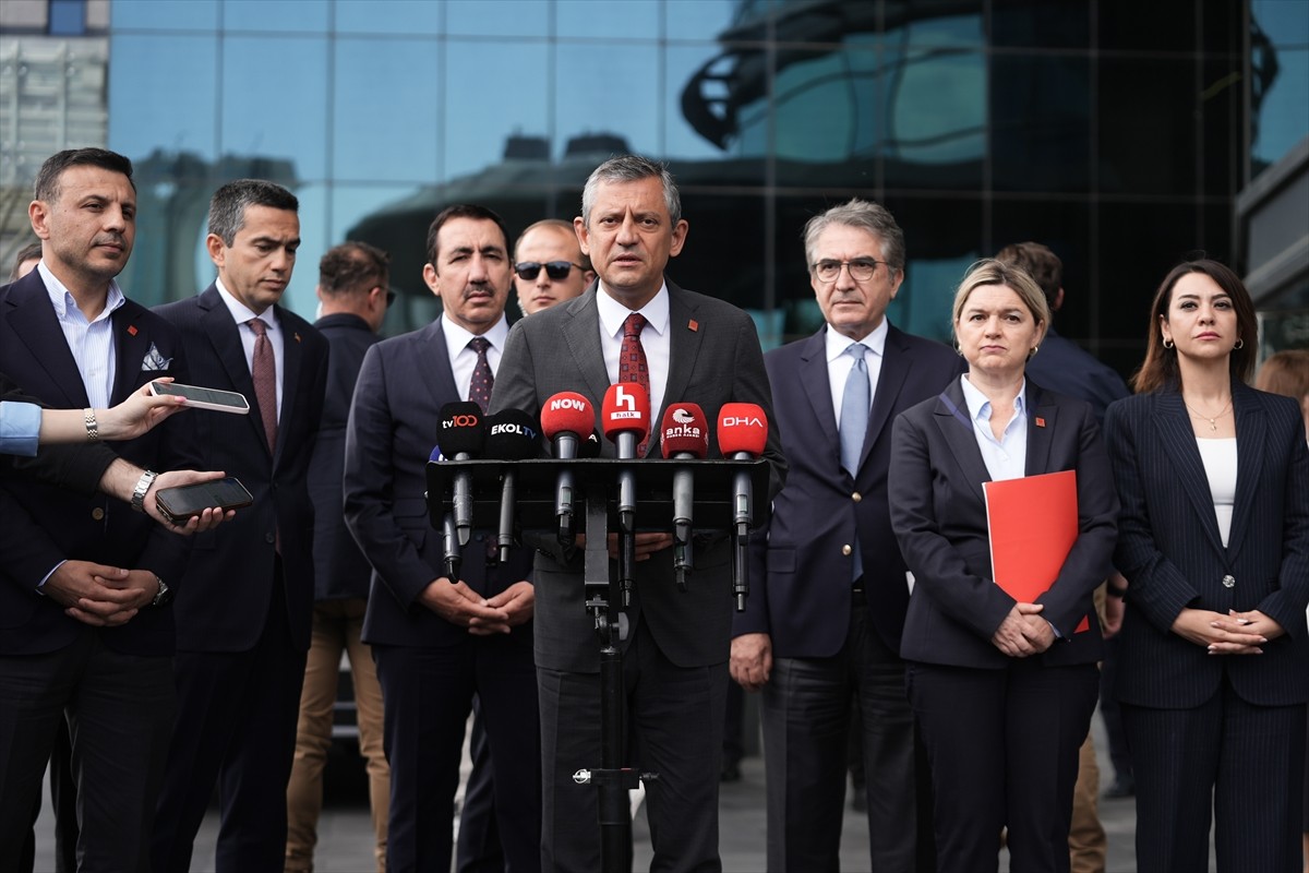 CHP Genel Başkanı Özgür Özel, Türkiye İşveren Sendikaları Konfederasyonunu (TİSK) ziyaret etti....