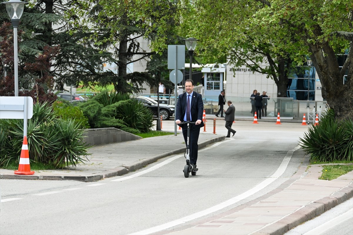 CHP Kars Milletvekili İnan Akgün Alp, TBMM'de, terör örgütü PKK'nın fesih ve silah bırakma...