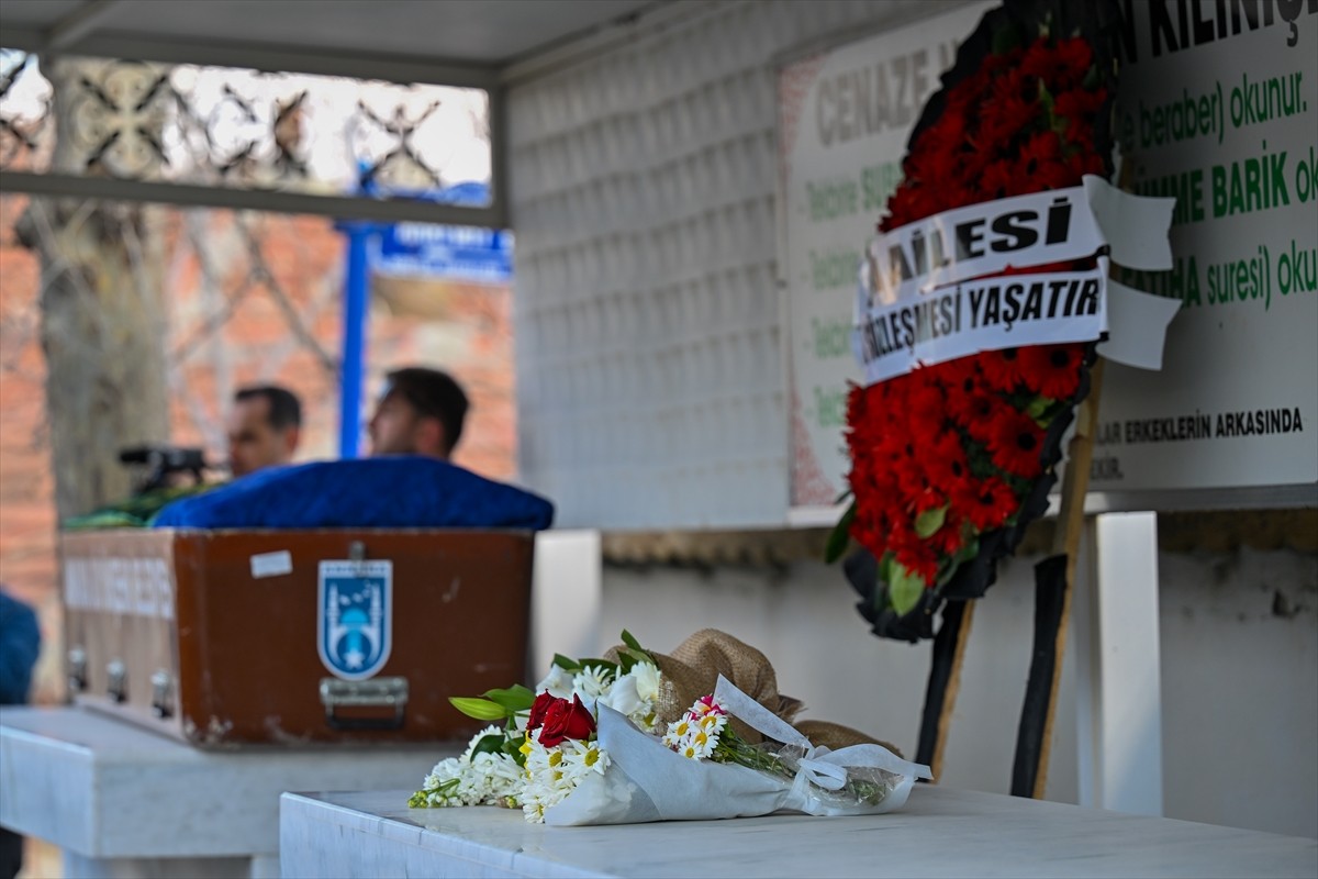 Çubuk'ta 50 yaşındaki komşusu tarafından öldürülen 21 yaşındaki Hatice Çınar'ın cenazesi...