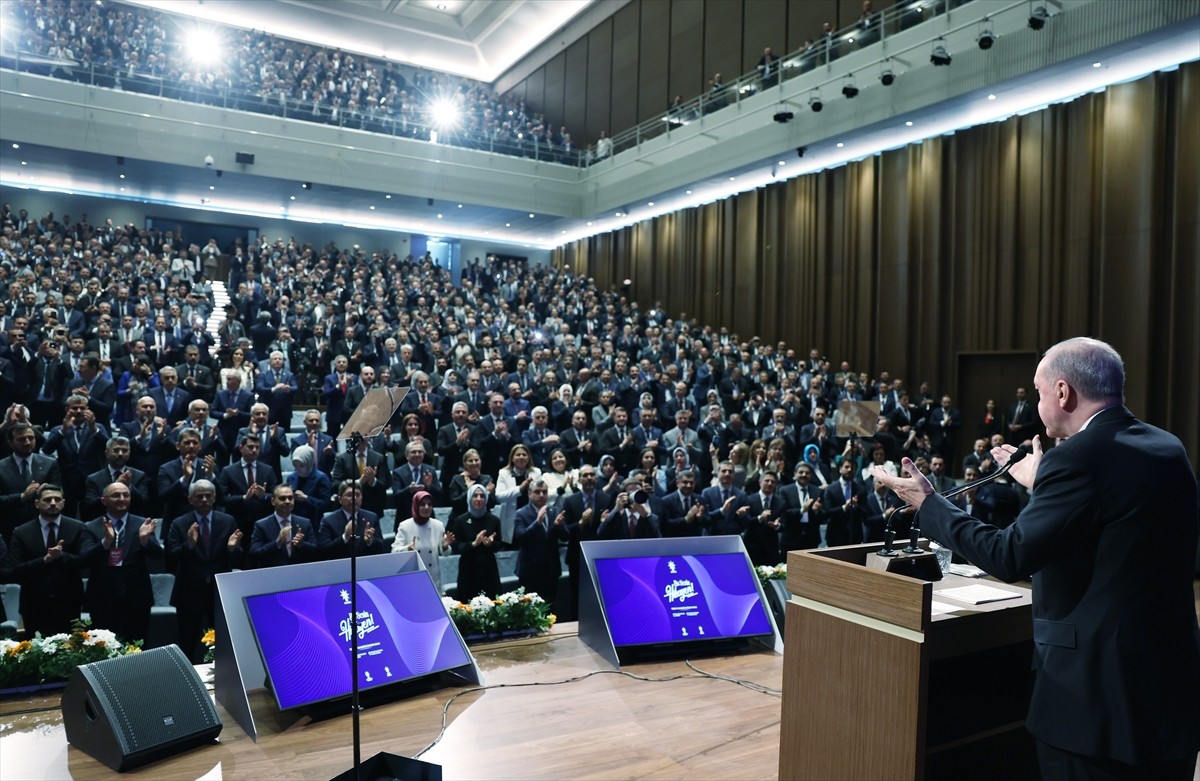 Cumhurbaşkanı Recep Tayyip Erdoğan, AK Parti Kongre Merkezi'nde Teşkilat Akademisi Liderlik Okulu...