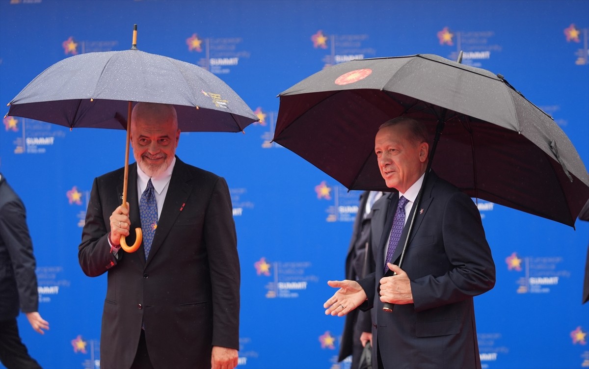 Cumhurbaşkanı Recep Tayyip Erdoğan, Avrupa Siyasi Topluluğu Zirvesi'nin açılışı için gittiği...