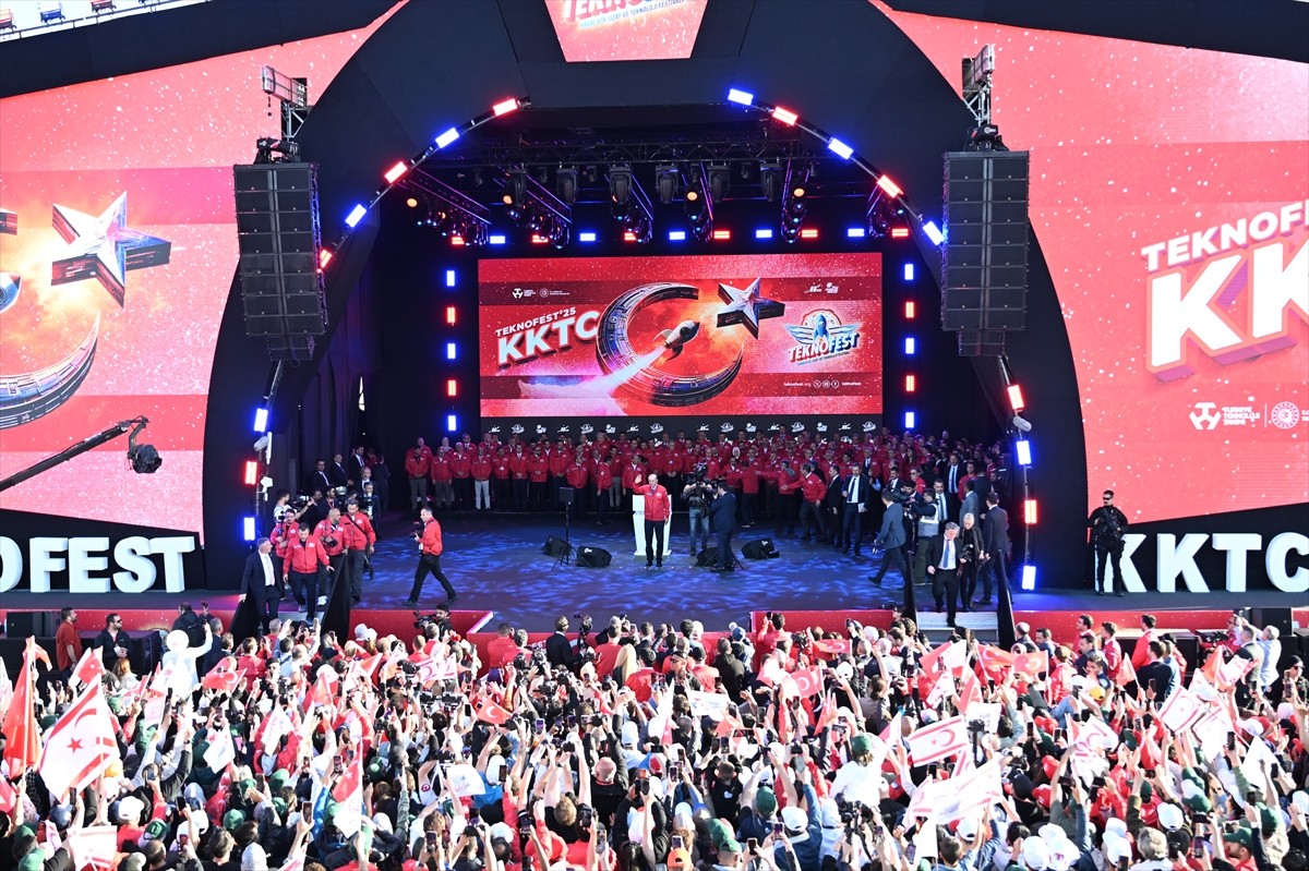 Cumhurbaşkanı Recep Tayyip Erdoğan, Ercan Havalimanı'nda düzenlenen, AA'nın global iletişim ortağı...