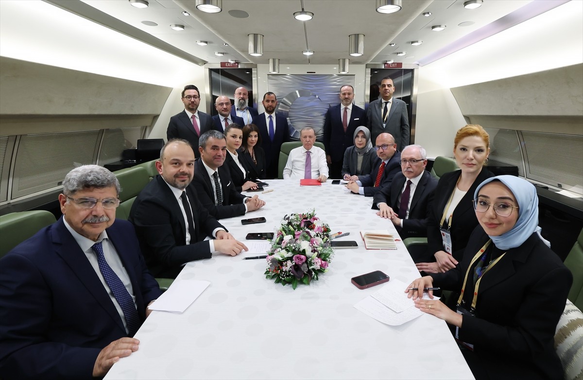 Cumhurbaşkanı Recep Tayyip Erdoğan, Türk Devletleri Teşkilatı (TDT) Gayriresmi Zirvesi'ne katılmak...