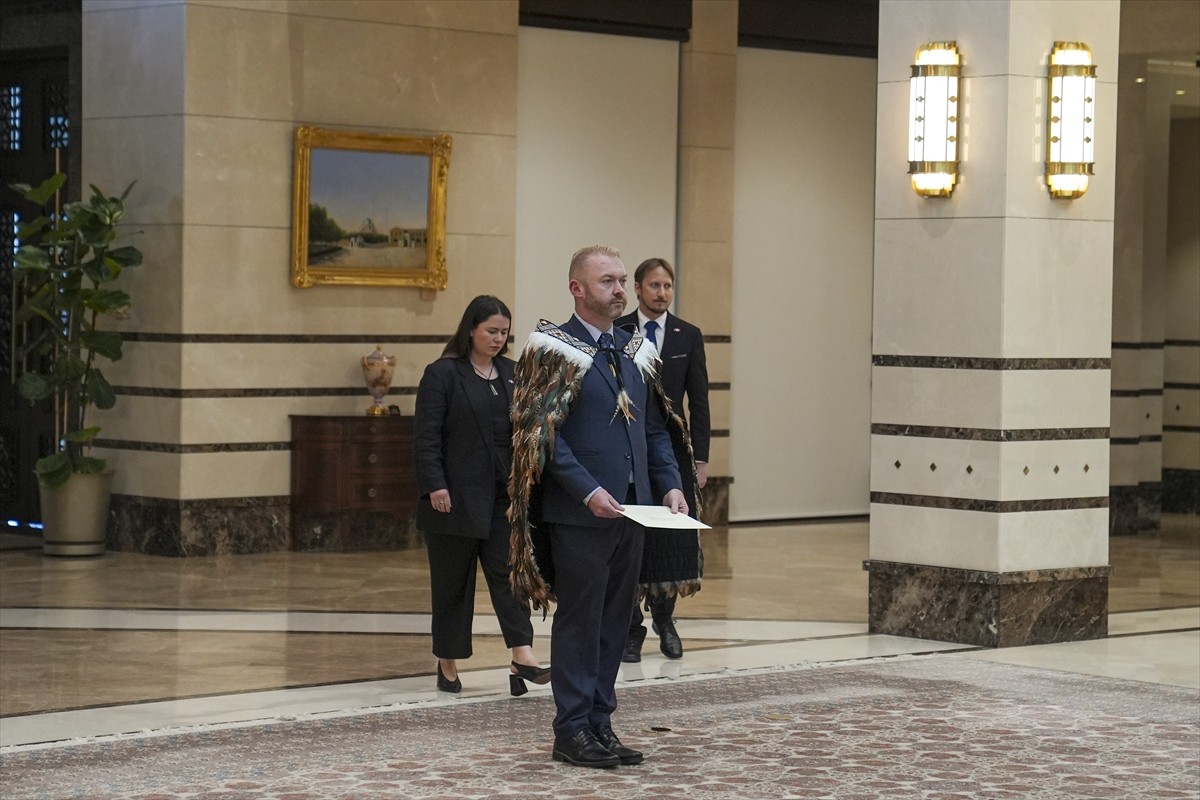 Cumhurbaşkanı Recep Tayyip Erdoğan, Yeni Zelenda Büyükelçisi Greg David Lewis'i kabul etti....