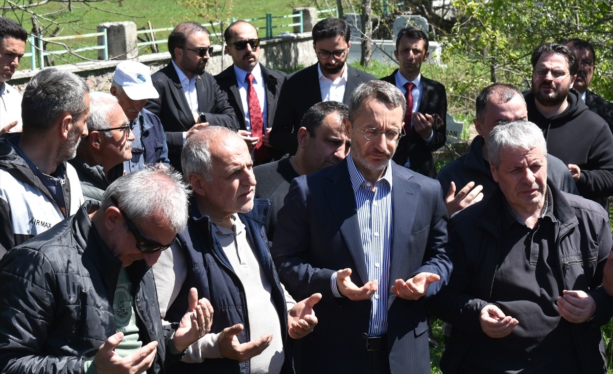 Cumhurbaşkanlığı İletişim Başkanı Fahrettin Altun'un (sağ 2) amcası Nurettin Altun'un cenazesi...