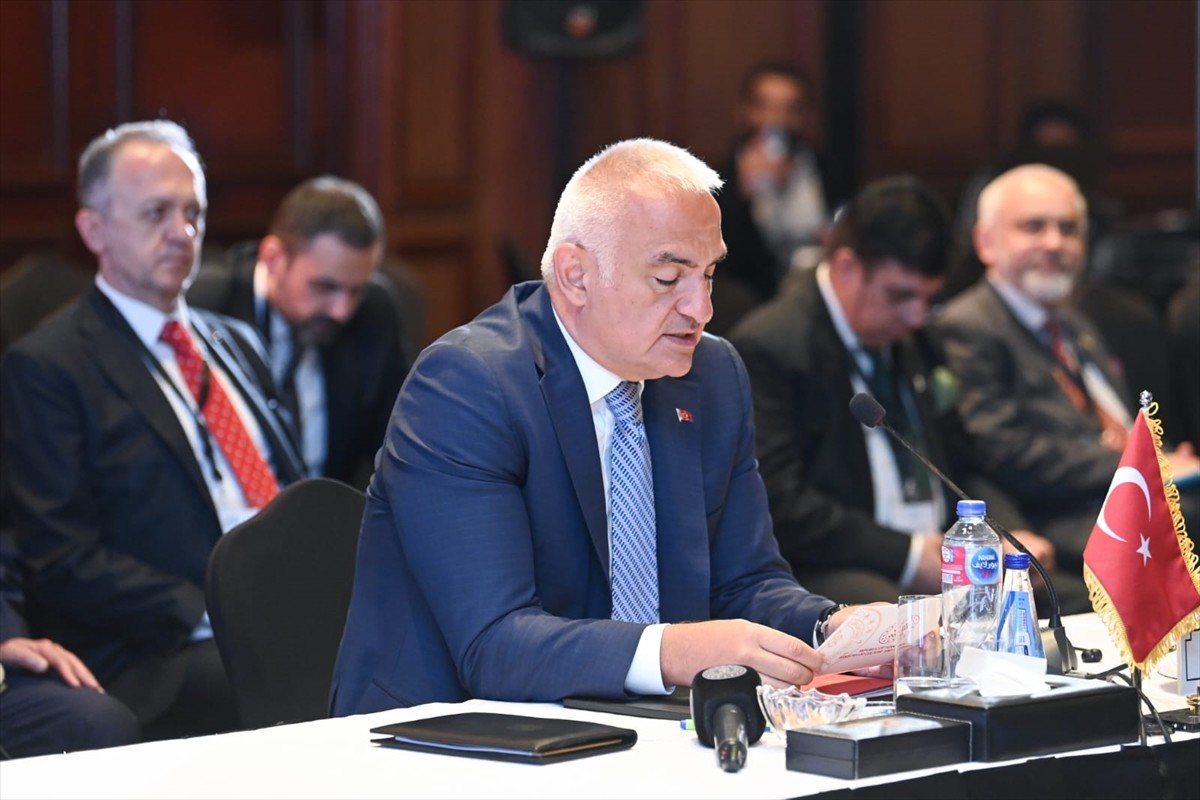 D8 Turizm Bakanları Toplantısı, Mısır'ın başkenti Kahire'de yapıldı. Toplantıda, "D8 Yılın Turizm...